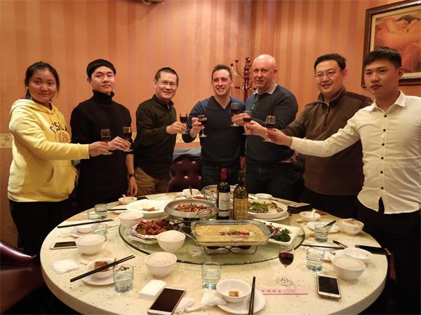 樂夢(mèng)酒莊生產(chǎn)商皮特先生前來高菲總部考察訪問